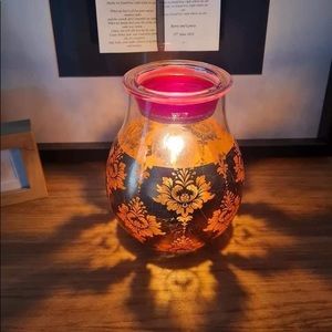 Glamorous Scentsy Warmer